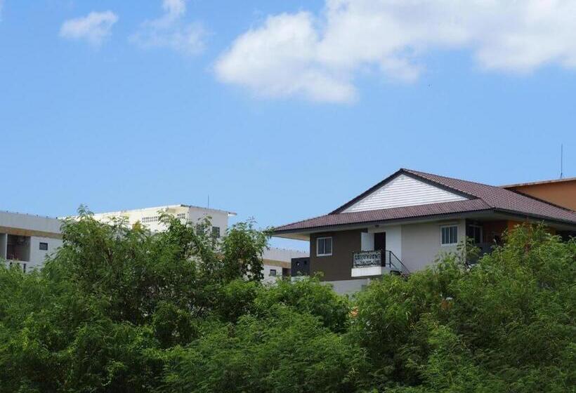 בית מלון כפרי New Home Nakhon Chai Si