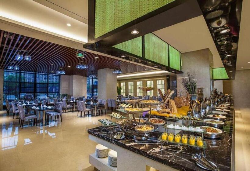 Отель Ramada By Wyndham Taixing