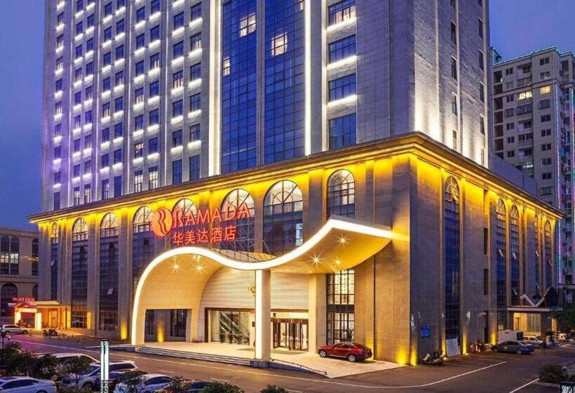 Отель Ramada By Wyndham Taixing