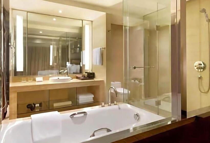 فندق Ramada Plaza By Wyndham Lianyungang