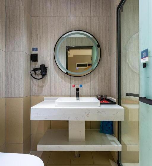 Отель Thank Inn Henan Zhoukou Chuanhui District Zhoukou Avenue Municipal Government