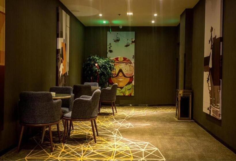 هتل Zmax Lhasa Potala Palace Square