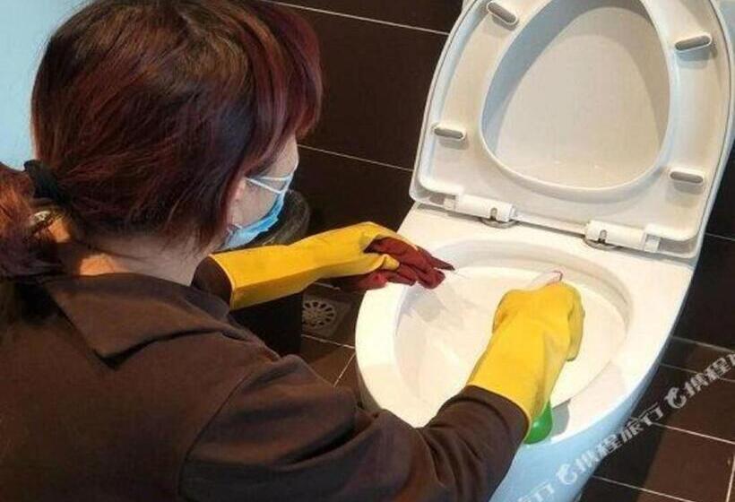 Iu Hotel·jiayuguan People S Shopping Mall