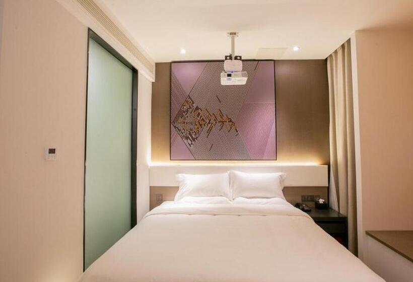 Iu Hotels· Wuhan Hanyang Avenue Huangjinkou Metro Station