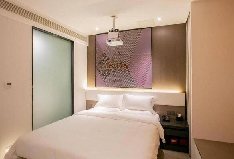 Iu Hotels· Wuhan Hanyang Avenue Huangjinkou Metro Station