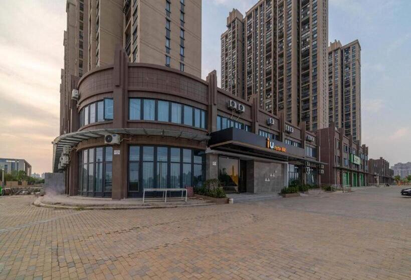 Iu Hotels· Wuhan Hanyang Avenue Huangjinkou Metro Station