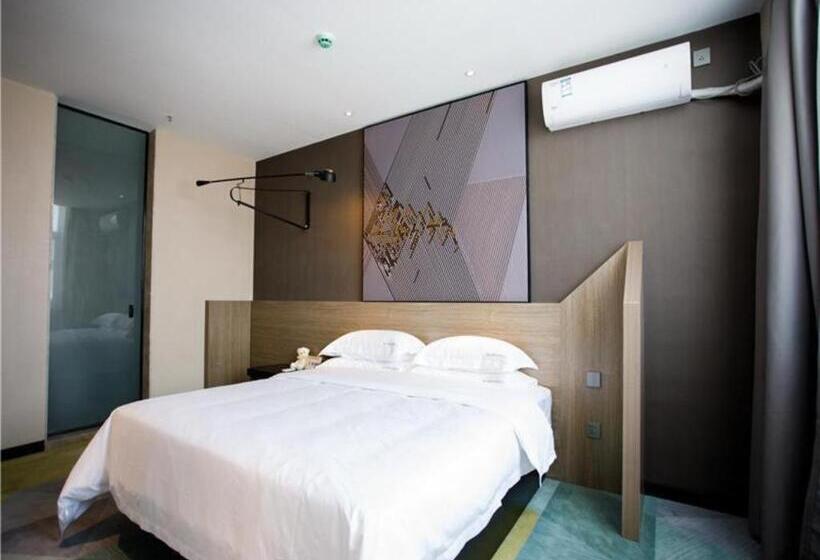 Iu Hotels· Xincheng Haibing University Store