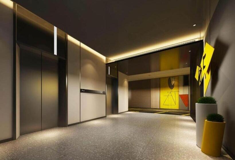 Iu Hotels·nanning Zoo Metro Station Rt Mart