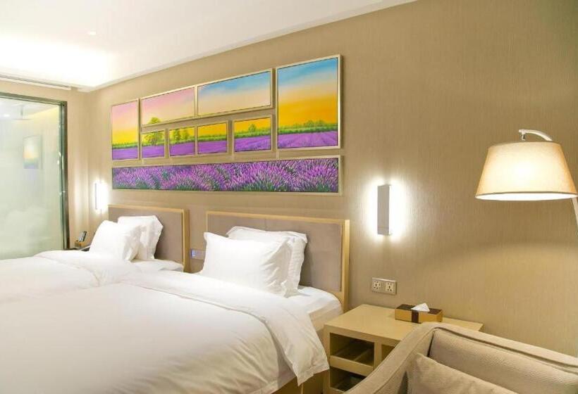 Lavande Hotels Shenzhen Longgang Dayun Center Jixiang Metro Station