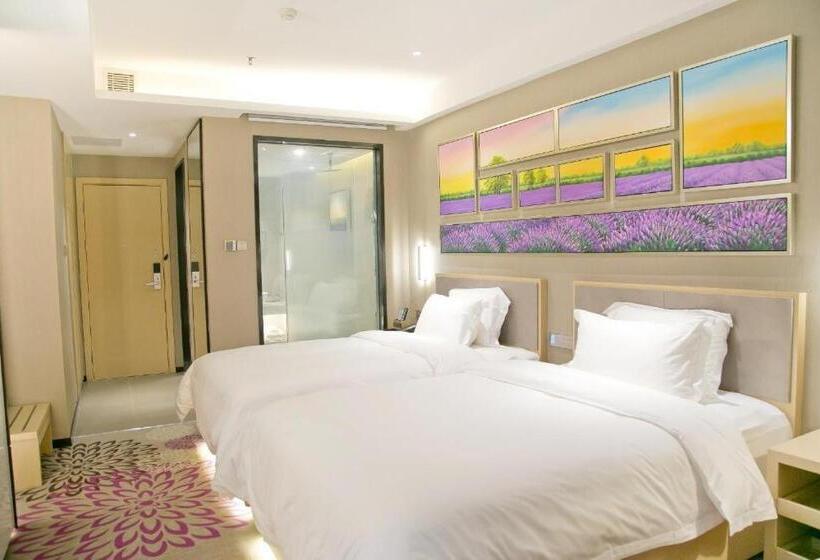 Lavande Hotels Shenzhen Longgang Dayun Center Jixiang Metro Station