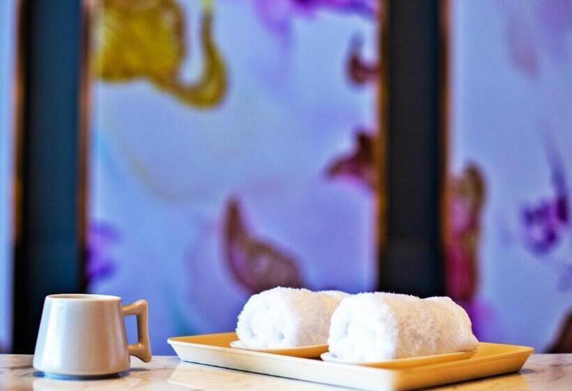 Lavande Hotels Wuhan Caidiao Changfu Business Center