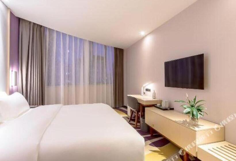 Lavande Hotels· Yueyang Linxiang Zhongfa