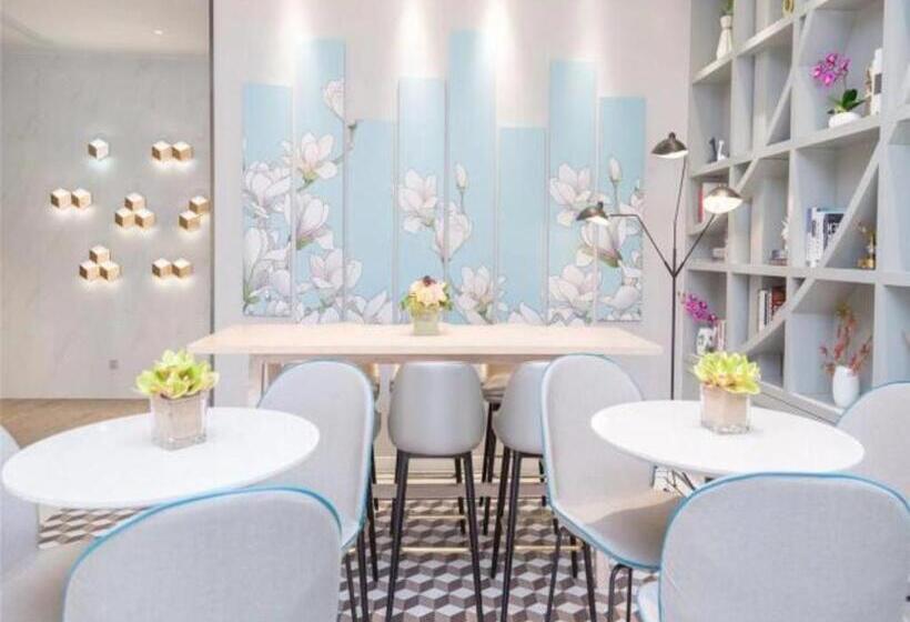 Magnotel Huanggang Luotian Tashan Lake