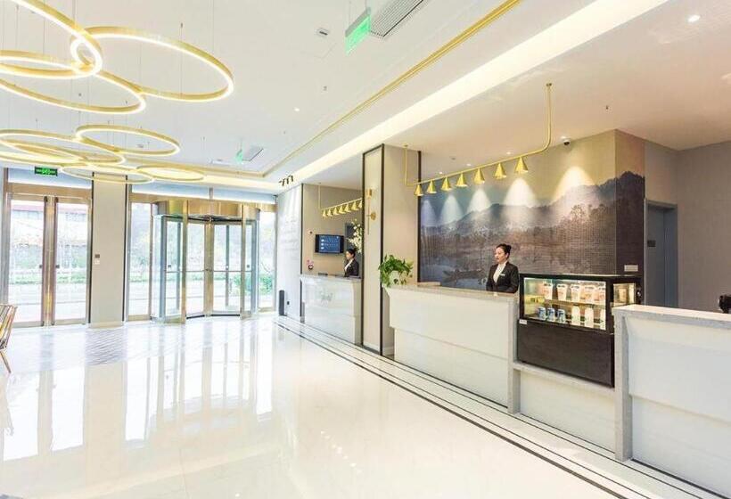 Magnotel Huanggang Luotian Tashan Lake