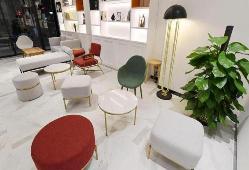 Magnotel Qinzhouwan Square