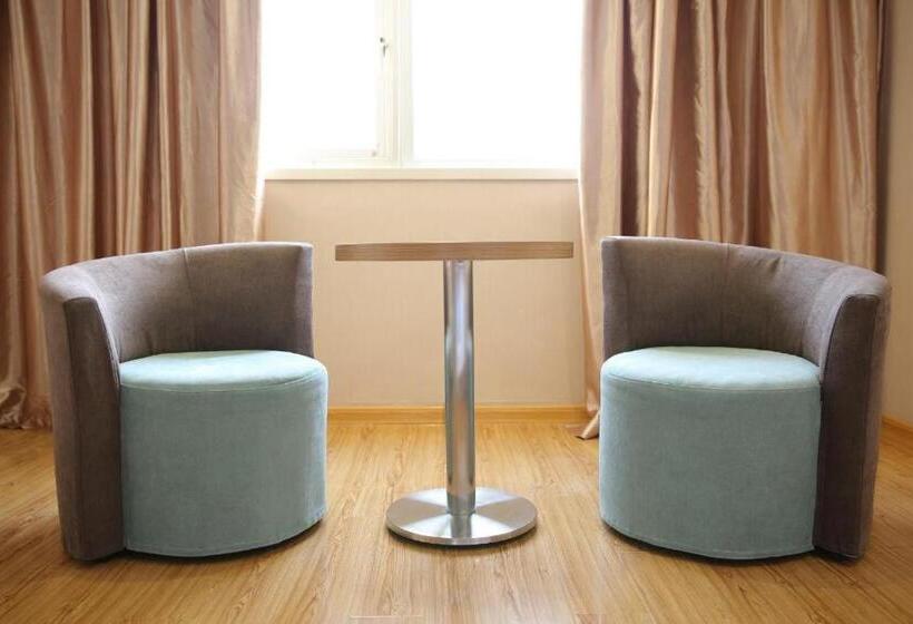 Pai Hotel Puyang Feilong Bus Terminal Shengli Road