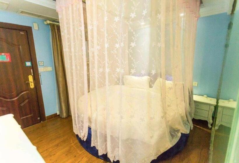 Pai Hotel·chongqing Jiangbei Airport Changfu Road Light Rail Station