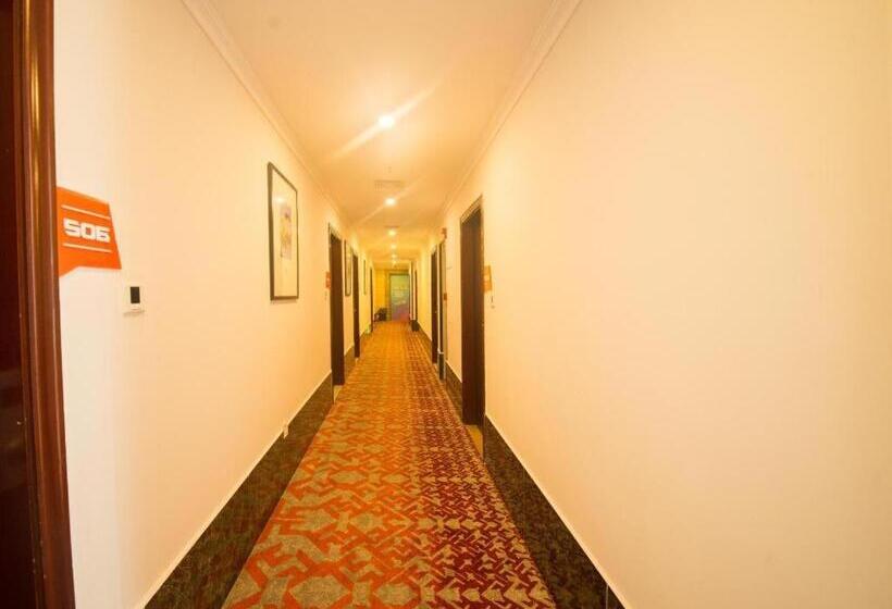 Pai Hotel·huazhou Bus Terminal