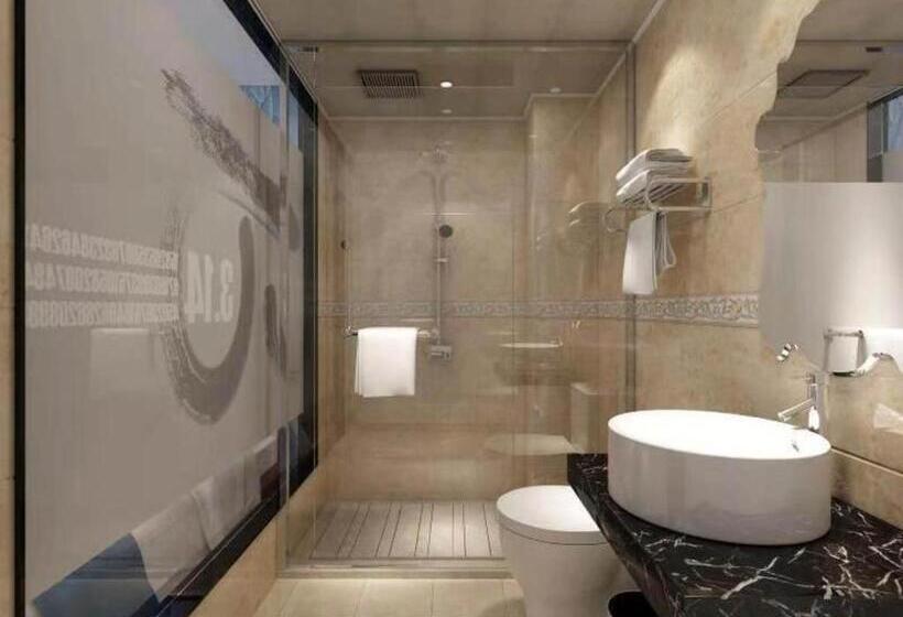 Pai Hotels·lianzhou Bus Station Commercial Food Street