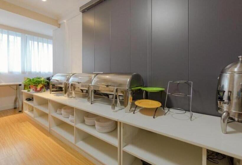 Shell Hotel Huaibei Jinying Plaza Long Distance Bus Station