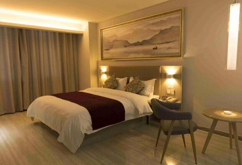 Super 8 Hotel Toksun Shengyuan Central City