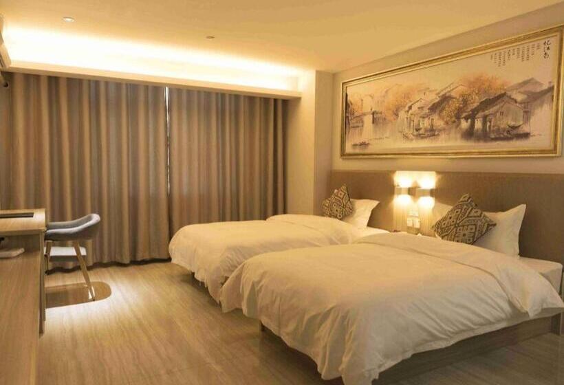 Super 8 Hotel Toksun Shengyuan Central City