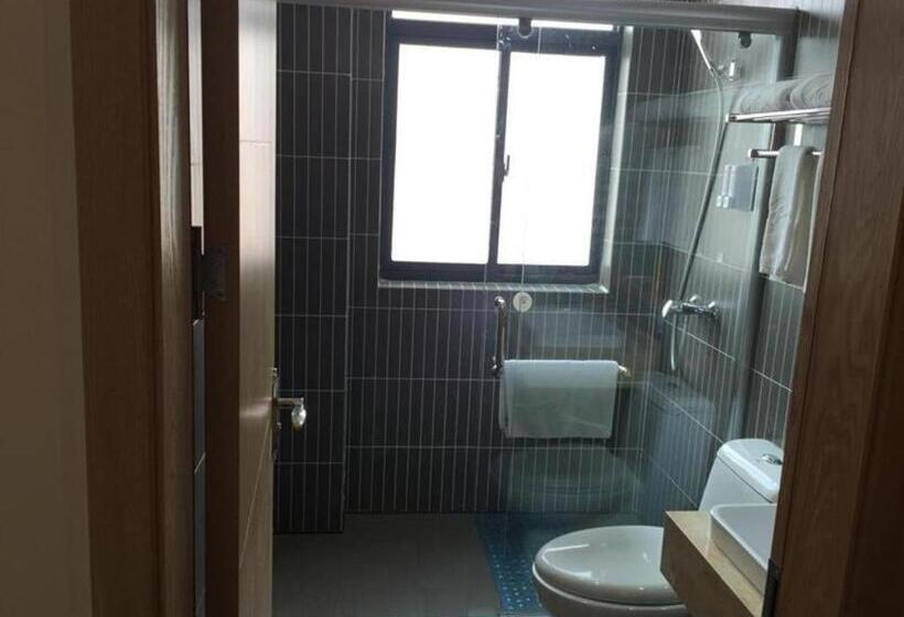 Thank Inn Hotel Hubei Huanggang Hong An County Hong An No.1 Middle School