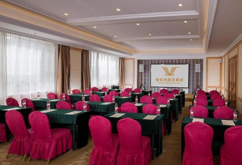 Vienna Hotel Inner Mongolia Hohhot Railway Station Gongzhufu Metro Station