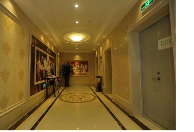 Vienna Hotel Inner Mongolia Hohhot Railway Station Gongzhufu Metro Station