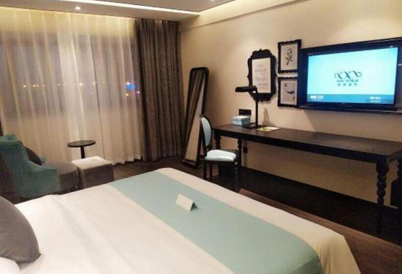 Xana Hotelle· Tai An Tianwai Village Railway Station