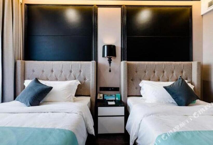 Xana Hotelle· Tai An Tianwai Village Railway Station