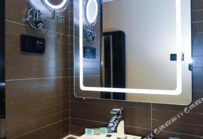 Xana Hotelle Zhengzhou North Passenger Terminal North University Town