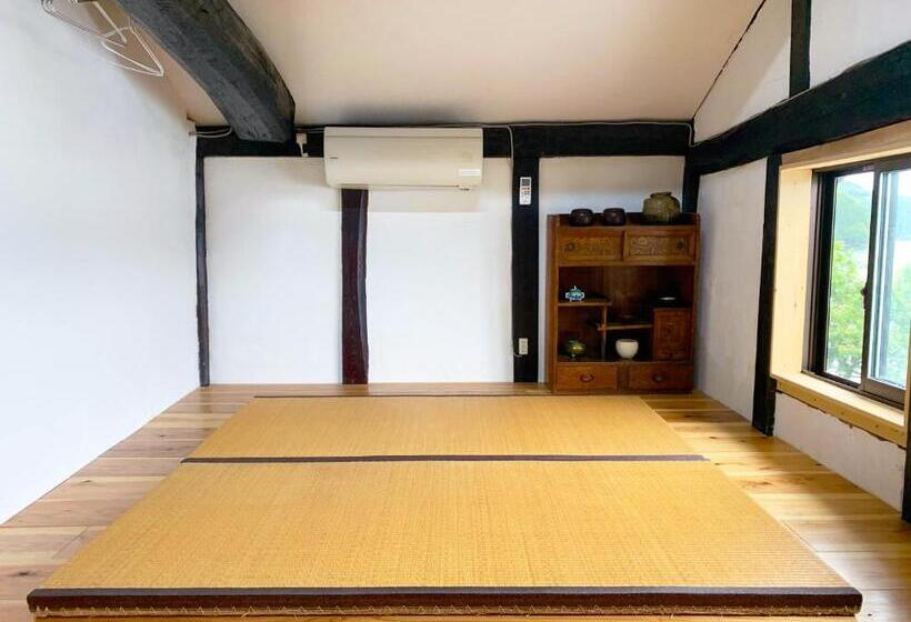 Общежитие 湖桑庵 宿泊できる古民家カフェ