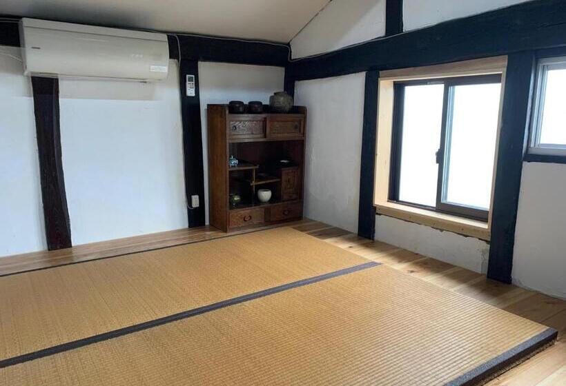 Общежитие 湖桑庵 宿泊できる古民家カフェ