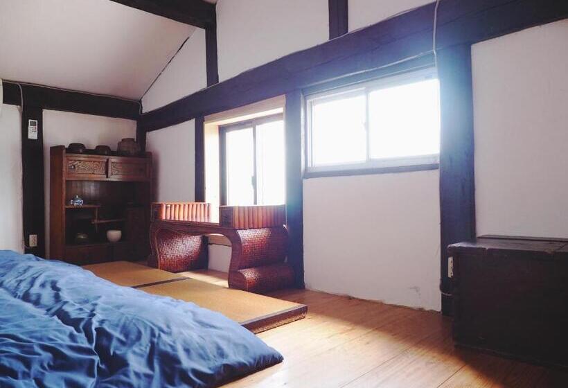 Общежитие 湖桑庵 宿泊できる古民家カフェ