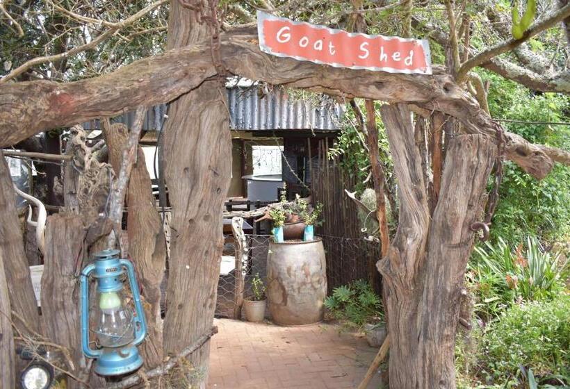 فندق صغير Woodlands Cottages & Camping