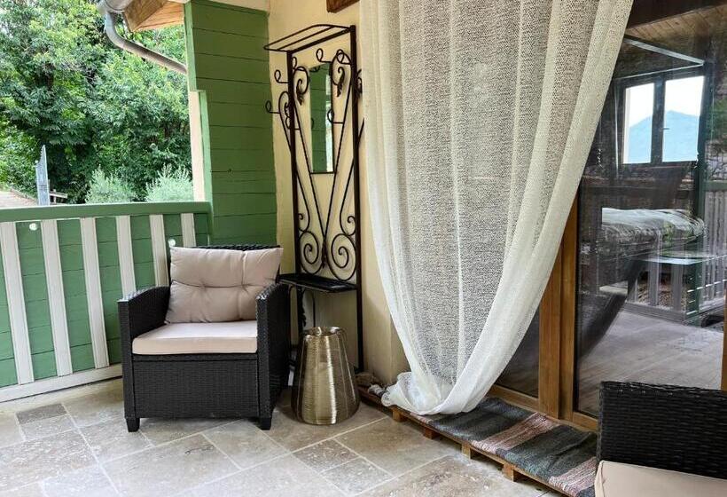 ベッドアンドブレックファースト Les Magnels