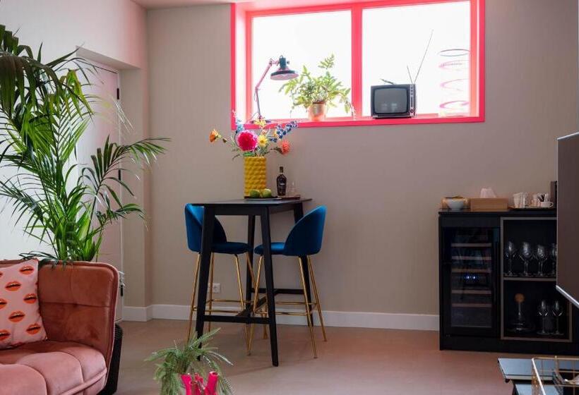 مبيت وإفطار Oan Tafel Suites