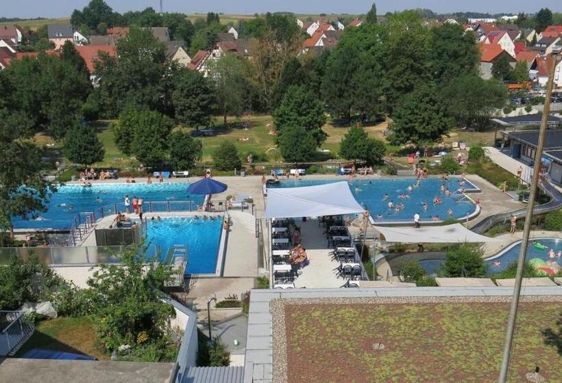 Bed and Breakfast 1,5 Zimmer Mit Duschbad, Gartenblick, Kühlschrank