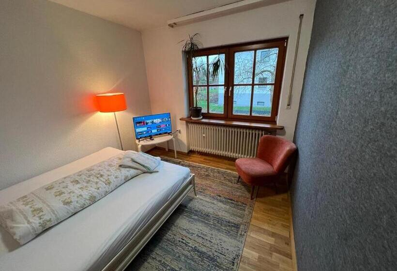 Bed and Breakfast 1,5 Zimmer Mit Duschbad, Gartenblick, Kühlschrank