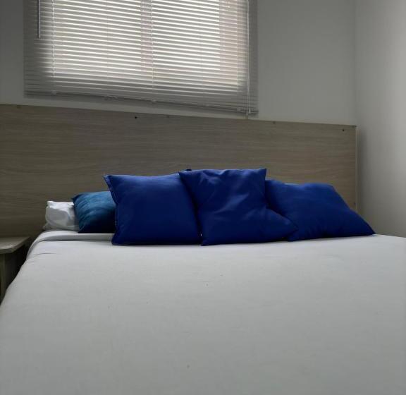 تختخواب و صبحانه Zivá Hostal