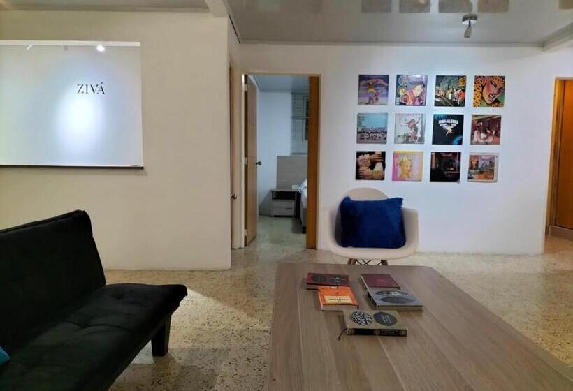 تختخواب و صبحانه Zivá Hostal