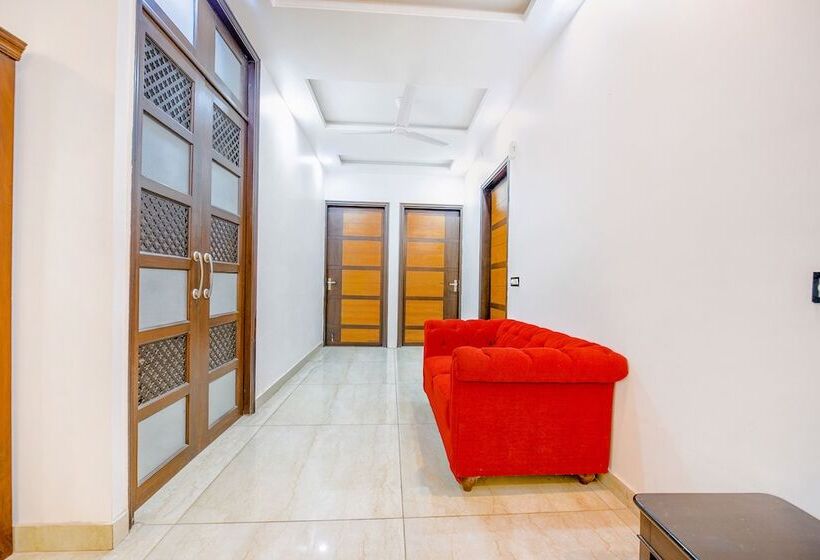 בית מלון כפרי Happy Feet Luxury Home Stay, Dehradun