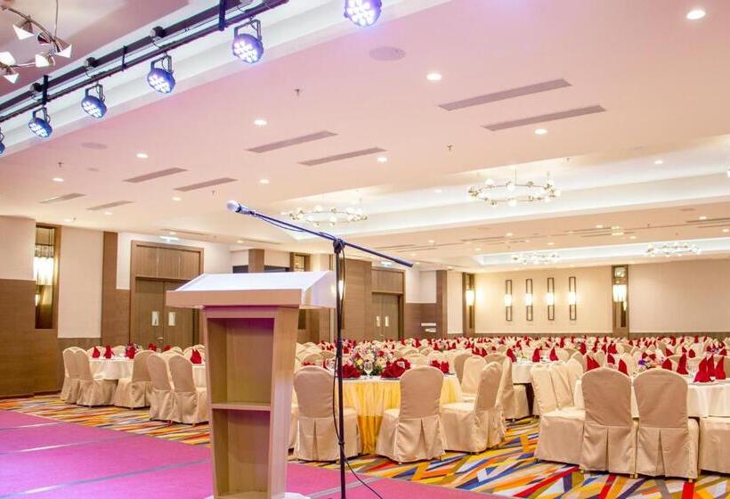 Отель Arena Premier Boutique