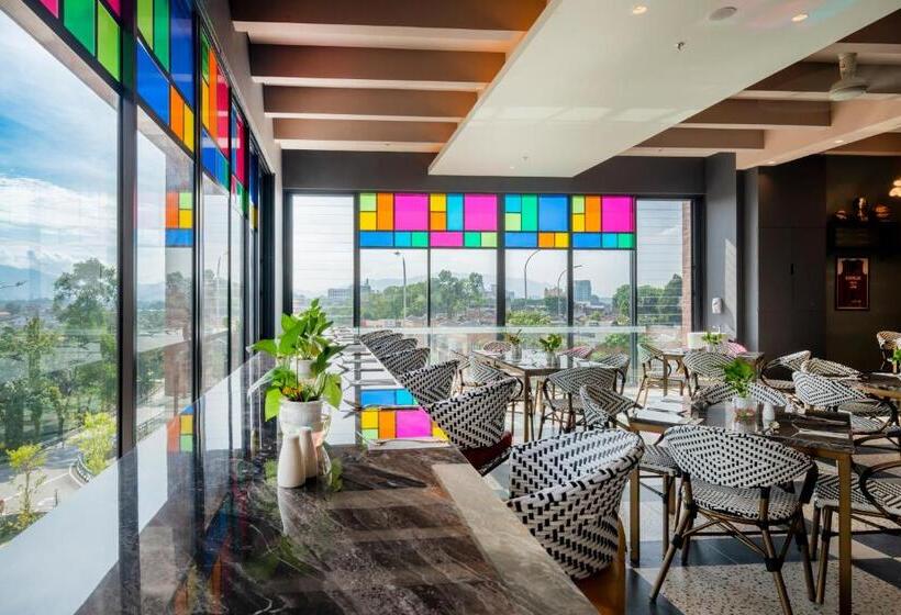 Отель Arena Premier Boutique