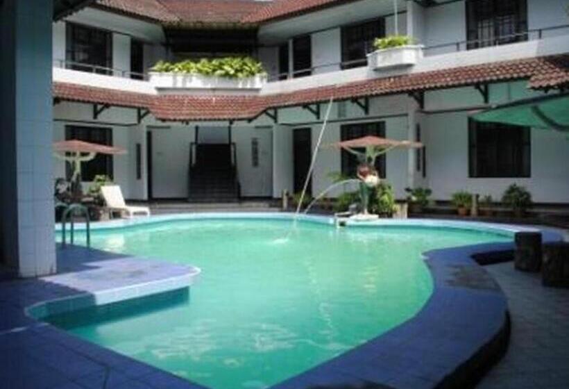 בית מלון כפרי Arumbai