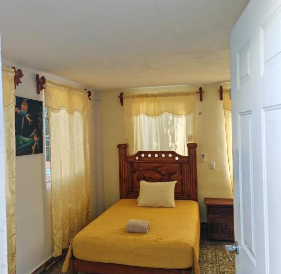 هتل Casa Viejo Chac