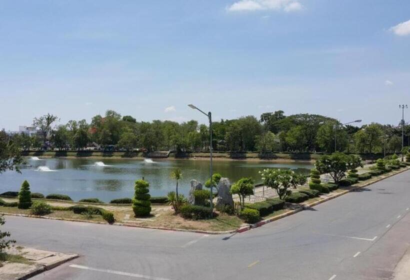 فندق Crystal Place Buayai