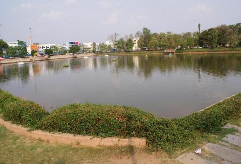 فندق Crystal Place Buayai