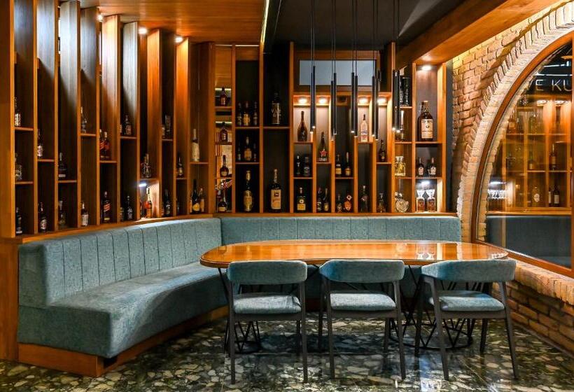 هتل Dve Kule Resort & Winery